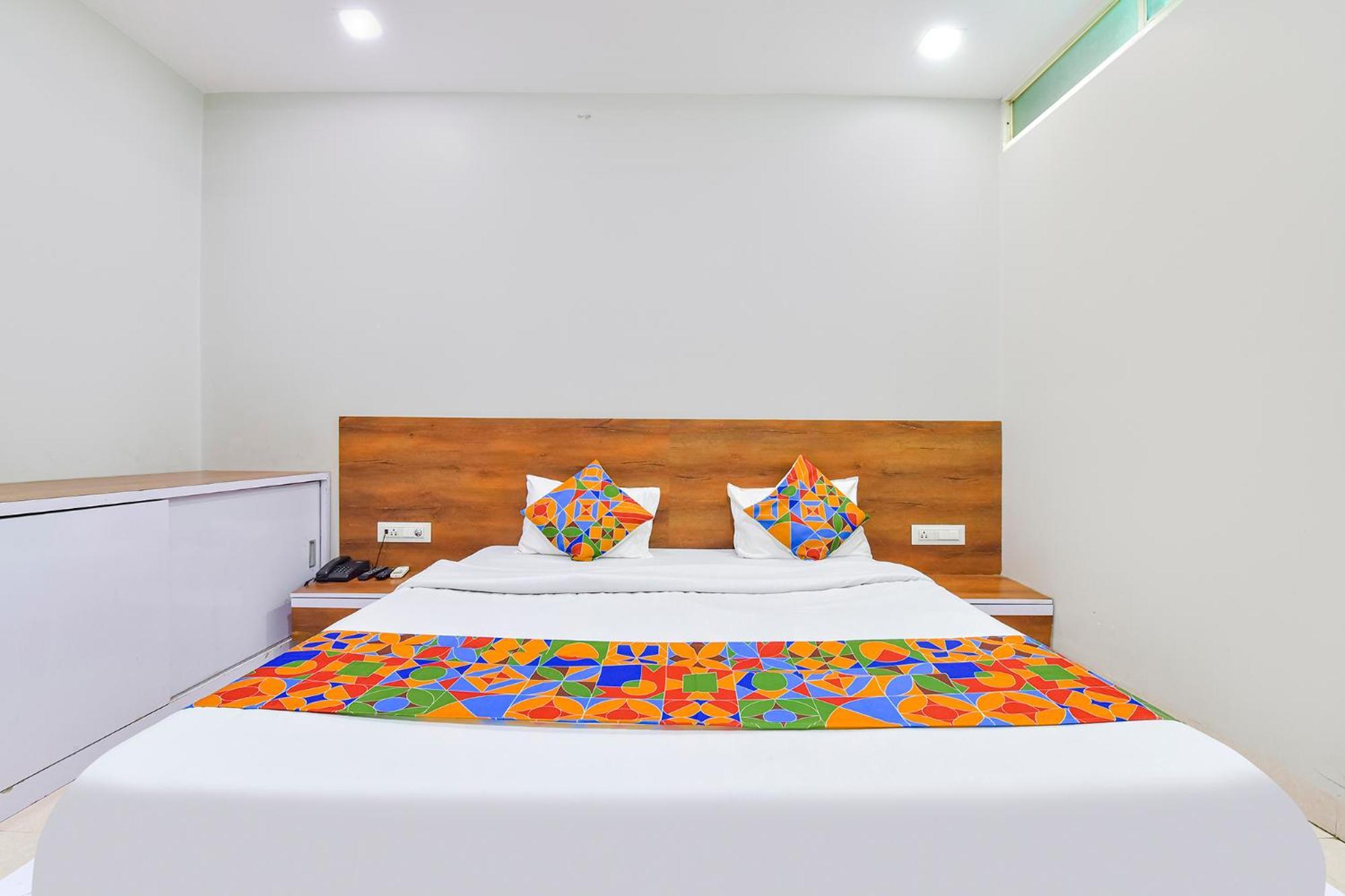 Fabhotel Raghumani Palace Ujjain Eksteriør billede